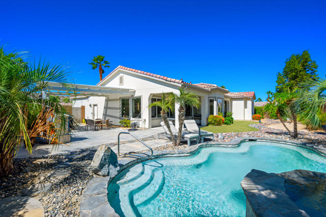 81207 Santa Rosa Court, La Quinta CA: https://media.crmls.org/mediaz/bd5e5f39-634a-44b5-87c3-48d8839f5198.jpg