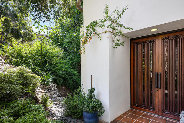 1055 Sherwood Road, San Marino CA: https://media.crmls.org/mediaz/bd5e7e8d-4245-4b59-a1c1-38b339759538.jpg
