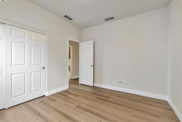 501 Carnaby Rd, Lathrop CA: https://media.crmls.org/mediaz/bd5f6c8f-dde7-4d5a-bbc2-652cb92b0583.jpg