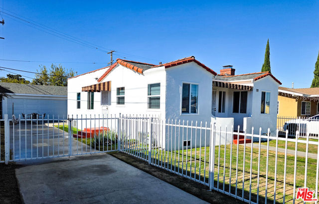 1111 N Spring Avenue, Compton CA: https://media.crmls.org/mediaz/bd5fee45-c473-4168-a002-ead267d98688.jpg