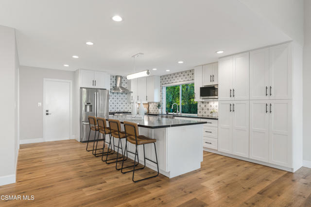 568 Bristol Avenue, Simi Valley CA: https://media.crmls.org/mediaz/bd602ade-7e45-4db8-be7b-a64ce9a41c07.jpg