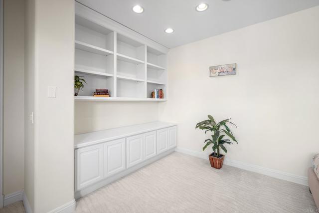Image 36 of 73 For 1072 Wiegand Street