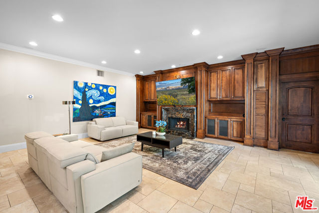 2428 Oak Canyon Place, Escondido CA: https://media.crmls.org/mediaz/bd60f722-e73b-47b4-97a7-99b2f4d273e7.jpg