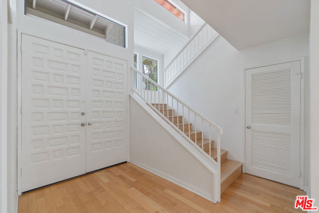 23454 Park Hermosa, Calabasas CA: https://media.crmls.org/mediaz/bd612ba7-9965-41f9-b59d-1ca8a28491fe.jpg