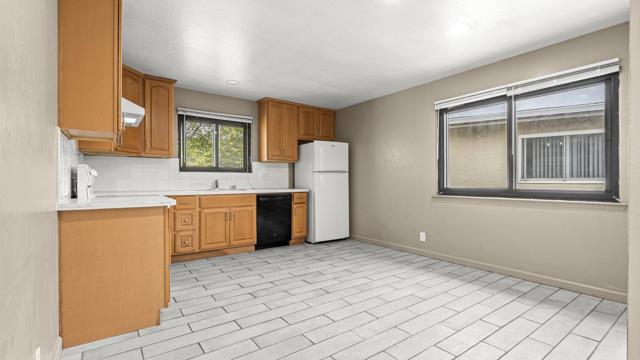 Image 5 of 38 For 1090 Clyde Avenue