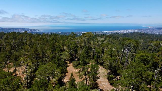 2 Monterra Ranch, Monterey CA: https://media.crmls.org/mediaz/bd6275fe-99df-4e2a-9744-fef14f47c8b7.jpg