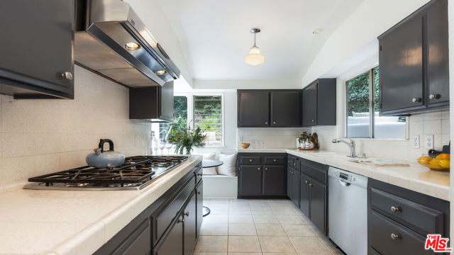 Image 11 of 72 For 10686 Somma Way