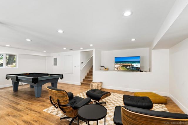 13953 Sagewood Dr, Poway CA: https://media.crmls.org/mediaz/bd64a926-81ca-4ccf-8f9b-08c1dca349b7.jpg