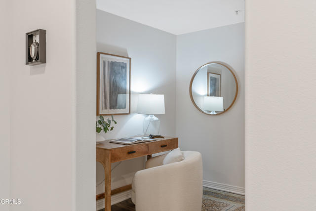 931 E Walnut Street, Pasadena CA: https://media.crmls.org/mediaz/bd650300-e24c-486a-854d-d407b525a392.jpg
