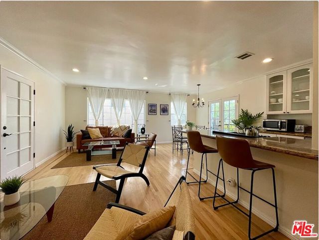 1111 11th Street, Santa Monica CA: https://media.crmls.org/mediaz/bd65212b-7128-40c0-a126-431f0a53d29d.jpg