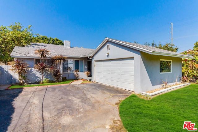 7553 GARDEN GROVE Avenue, Reseda CA: https://media.crmls.org/mediaz/bd663066-72f9-46f5-9b25-b17153298cac.jpg