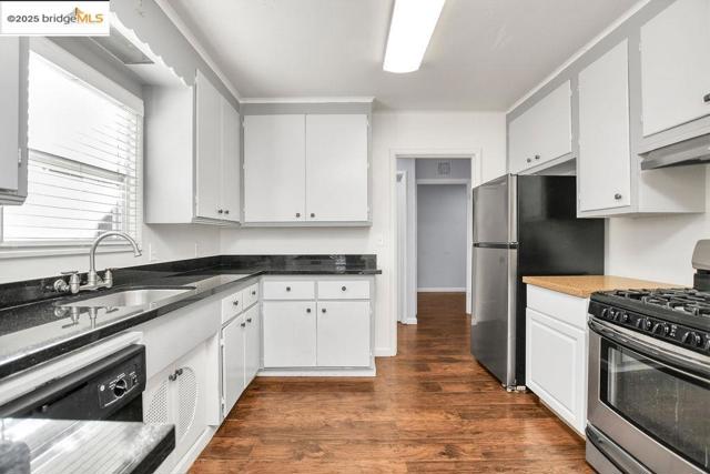 1711 D St, Antioch CA: https://media.crmls.org/mediaz/bd665b9c-a948-49cc-9627-f15aefcb56eb.jpg