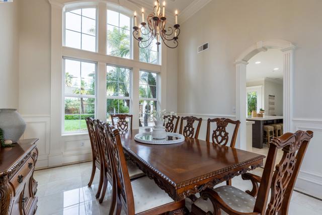 2522 Wood Hollow Dr, Livermore CA: https://media.crmls.org/mediaz/bd66dc08-db9a-48f8-af1d-73df22e3381b.jpg