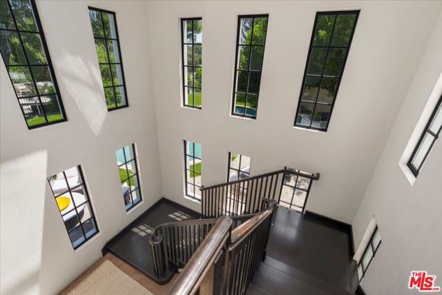 1100 Pine Drive, Beverly Hills CA: https://media.crmls.org/mediaz/bd670d55-a472-430f-a853-c84652aa0306.jpg