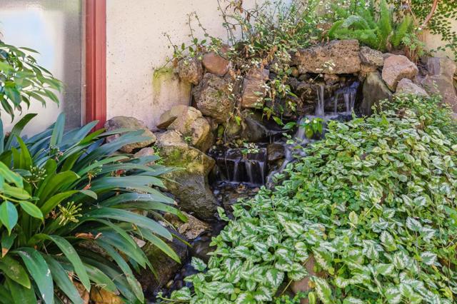 435 Edgewood Road, Redwood City CA: https://media.crmls.org/mediaz/bd67e305-004f-4e36-a0bb-fd98a58b5e1f.jpg
