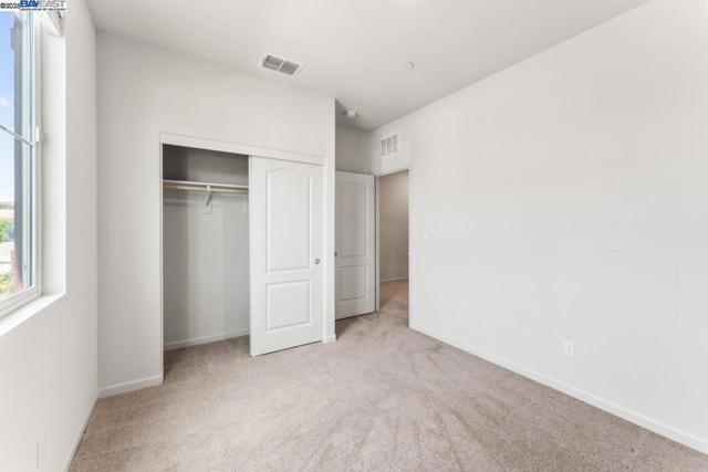 323 Sacramento St, Lathrop CA: https://media.crmls.org/mediaz/bd67e802-14e4-422b-8ebe-257d71b3fb50.jpg