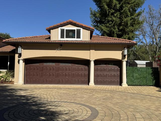 13605 Surrey Lane, Saratoga CA: https://media.crmls.org/mediaz/bd683bfe-0bf3-4904-aa6c-e129a387ea06.jpg