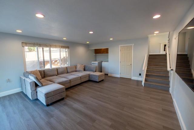 15105 Charter Oak Boulevard, Salinas CA: https://media.crmls.org/mediaz/bd68e68b-4584-4247-bba6-8d495dd6d6a7.jpg