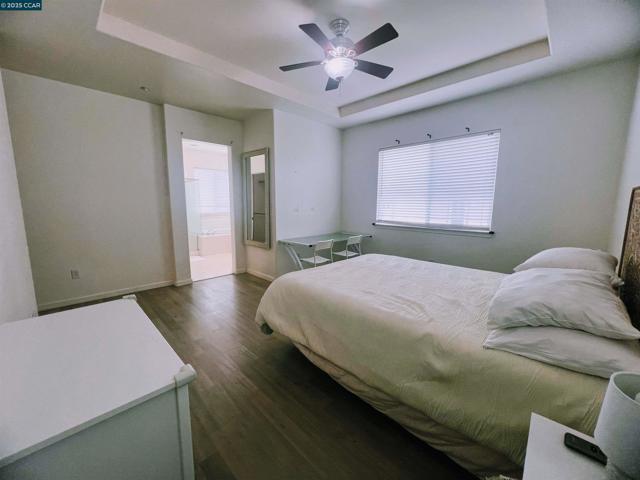 430 Chestnut Street, Brentwood CA: https://media.crmls.org/mediaz/bd6930ec-cf8e-44b9-85a4-043f21f88525.jpg