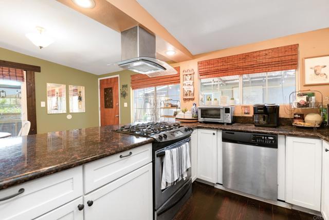 Detail Gallery Image 3 of 28 For 4666 Shoshoni Ave, San Diego,  CA 92117 - 3 Beds | 1 Baths