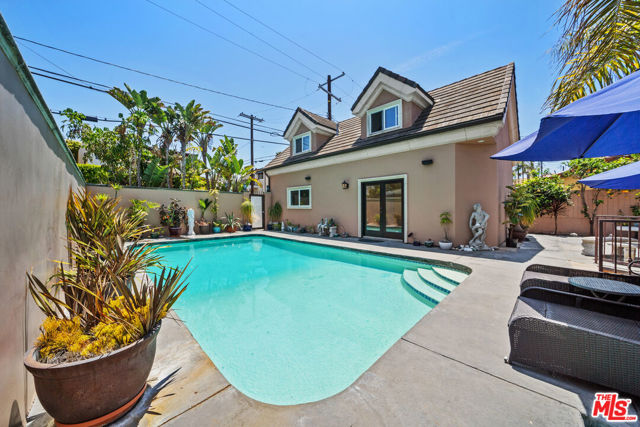 229 Rees Street, Playa del Rey CA: https://media.crmls.org/mediaz/bd6c1993-20b8-460f-b05e-7d2d0a50d987.jpg