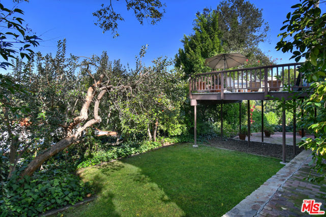 15213 Del Gado Drive, Sherman Oaks CA: https://media.crmls.org/mediaz/bd6c4f89-f5a7-4767-88f4-0f1b473ae0fe.jpg