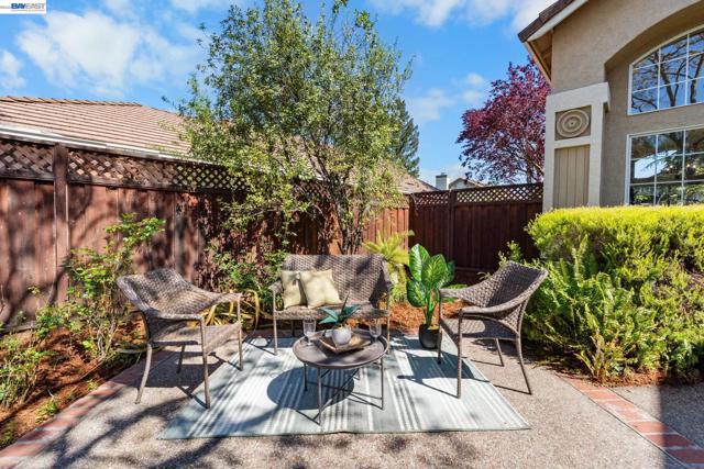 Image 3 of 40 For 912 Loyola Way