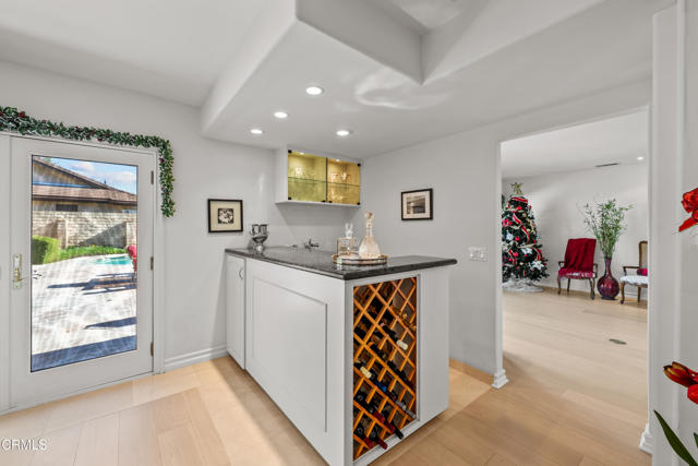 Detail Gallery Image 17 of 63 For 4240 Reyes Dr, Los Angeles,  CA 91356 - 4 Beds | 4/1 Baths