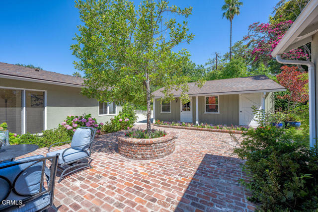 41 E Bonita Avenue, Sierra Madre CA: https://media.crmls.org/mediaz/bd6d1881-2b52-40c5-8d81-fce715252d70.jpg