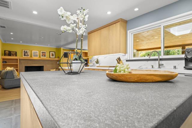 122 Belvale Drive, Los Gatos CA: https://media.crmls.org/mediaz/bd6d46c0-391a-43b5-976a-ffbab542f5e3.jpg