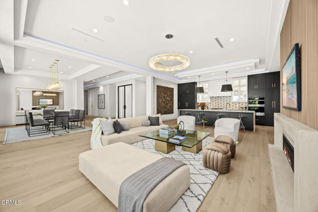 4828 Oakwood Avenue, La Canada Flintridge CA: https://media.crmls.org/mediaz/bd6ddd46-ab71-42b7-b2c6-d13ffb2bb917.jpg