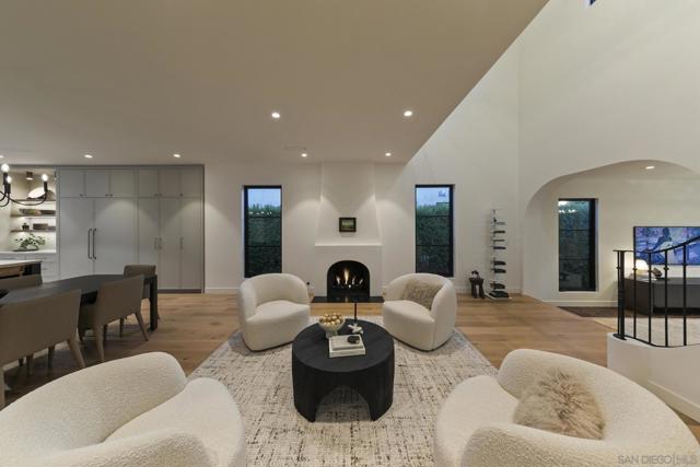 4223 Middlesex Dr, San Diego CA: https://media.crmls.org/mediaz/bd6e0085-7462-4573-96cf-e958d3a07de4.jpg
