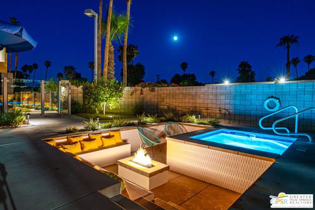 588 E San Lorenzo Road #204, Palm Springs, CA 92264