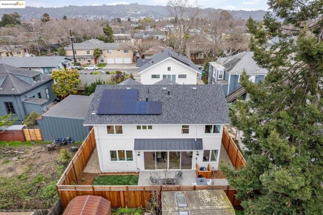 2312 Eighth St, Berkeley CA: https://media.crmls.org/mediaz/bd6f4adb-1c4d-467d-af85-5932c62b9671.jpg