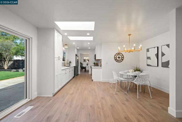 Image 15 of 31 For 3959 Chestnut Ave