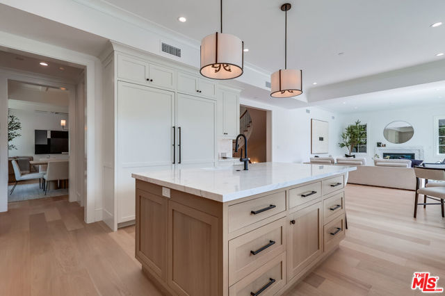 Drew Fenton | 427 N Bundy Drive Los Angeles CA | MLS: 7182819