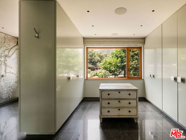 650 San Ysidro Road, Santa Barbara CA: https://media.crmls.org/mediaz/bd71b833-4ad1-4c91-929b-175a7163d849.jpg