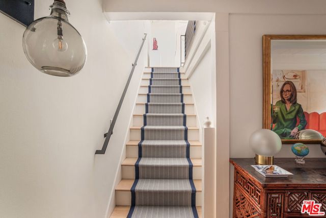 8917 Dorrington Avenue, West Hollywood CA: https://media.crmls.org/mediaz/bd720a7c-6427-4717-b493-24210ff7392b.jpg