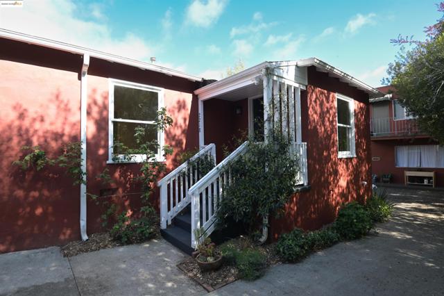2218 Parker St, Berkeley CA: https://media.crmls.org/mediaz/bd73be96-b945-491c-8109-64765427af56.jpg