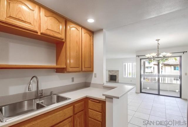 6737 Friars, San Diego, California 92108, 3 Bedrooms Bedrooms, ,2 BathroomsBathrooms,Condominium,For Sale,Friars,250020141SD