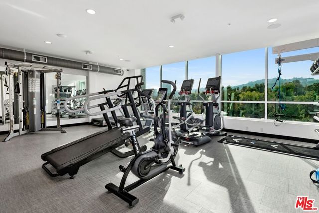 11036 Moorpark Street, Los Angeles CA: https://media.crmls.org/mediaz/bd7417e6-e377-441d-a296-87c6fc15013e.jpg