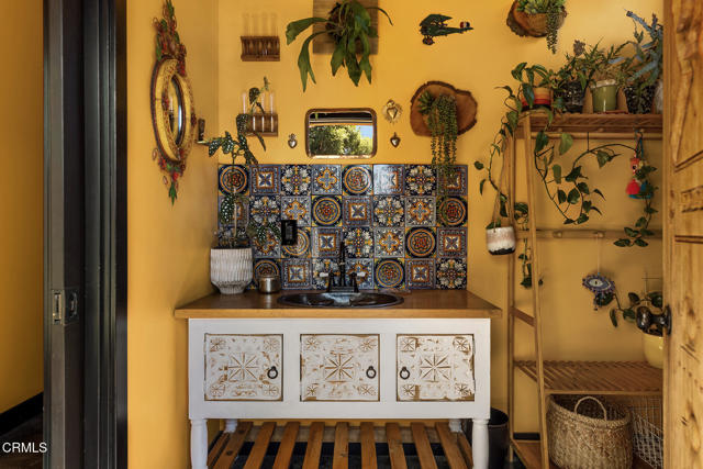 12293 Topa Lane, Santa Paula CA: https://media.crmls.org/mediaz/bd742a78-6735-44ee-99b6-fce5d1fc64d5.jpg