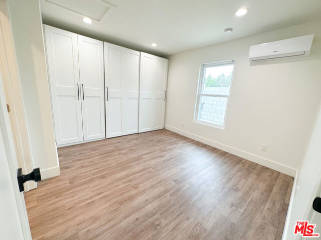1837 N Brighton Street, Burbank CA: https://media.crmls.org/mediaz/bd74a2c0-7eed-41f8-849f-81deffdc2eb1.jpg