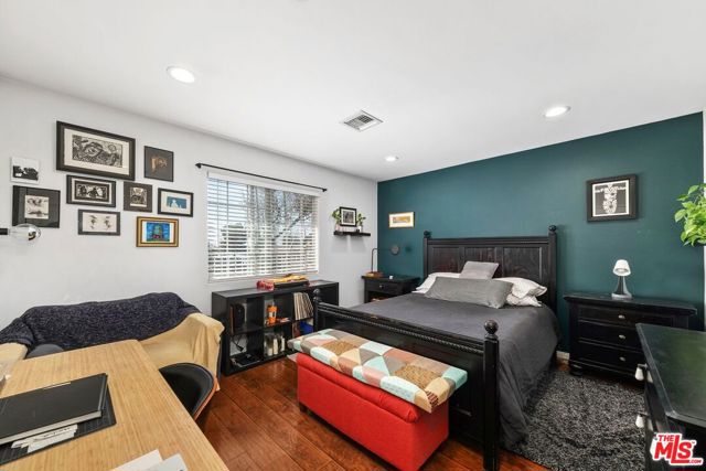 13280 Raven Street, Sylmar CA: https://media.crmls.org/mediaz/bd75a645-964a-4396-9806-414b591c8b66.jpg