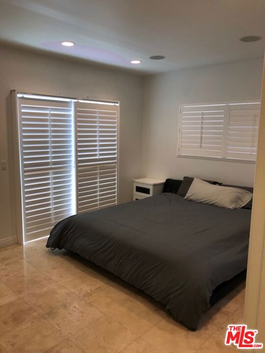 10521 ALMAYO Avenue, Los Angeles CA: https://media.crmls.org/mediaz/bd75bafd-e9c1-467e-9dcc-f0da18e80eb8.jpg