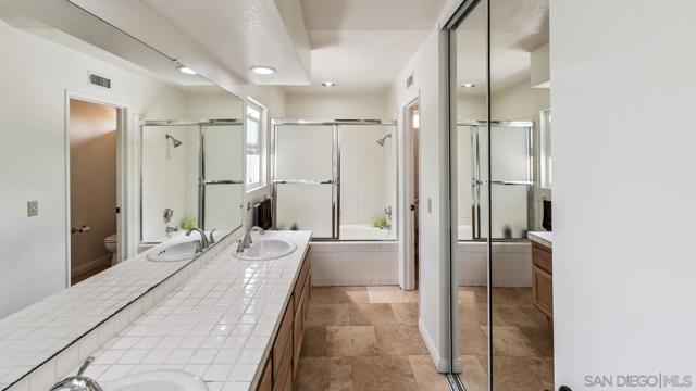 27468 Rosebay Ct, Temecula CA: https://media.crmls.org/mediaz/bd763e07-9bb2-4a4a-9526-9e9f1f4c618e.jpg