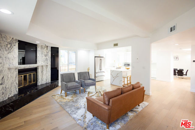 21329 Mulholland Drive, Woodland Hills CA: https://media.crmls.org/mediaz/bd7676ad-7084-4634-b8a8-045ae9d310b7.jpg