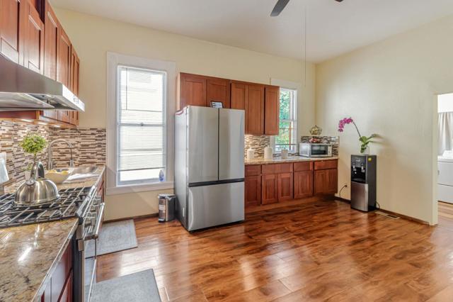 160 N 11th Street, San Jose CA: https://media.crmls.org/mediaz/bd767766-3adc-4877-a56e-b48122c4fe04.jpg