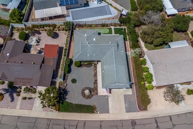 12466 Senda Rd, San Diego CA: https://media.crmls.org/mediaz/bd777506-c1cf-4654-aa4c-962d404533b1.jpg
