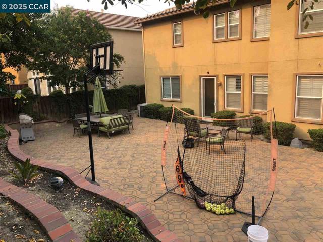 626 Karina Ct, San Ramon CA: https://media.crmls.org/mediaz/bd77e971-74b4-4717-b8b5-d700f14bab04.jpg